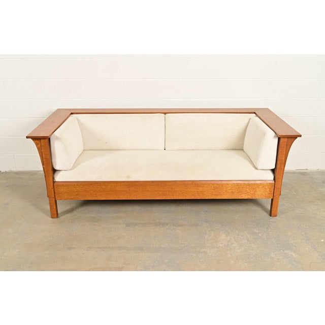 Mission Stickley Mission Oak Arts & Crafts Spindle Settle Sofa For Sale - Image 3 of 11