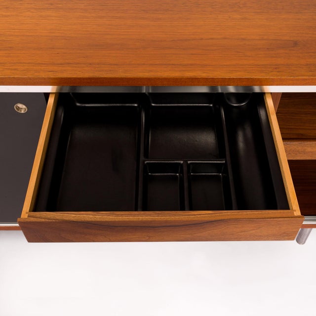 Herman Miller George Nelson 8000 Executive Series Credenza for Herman Miller in Walnut For Sale - Image 4 of 9