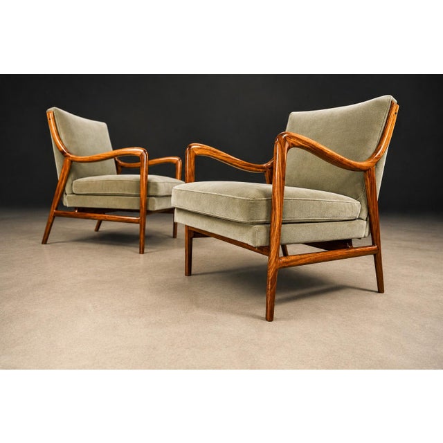 Giuseppe Scapinelli Pair of Sculptural Armchairs by Giuseppe Scapinelli in Caviúna Wood & Mohair, Brazil, 1950s For Sale - Image 4 of 18