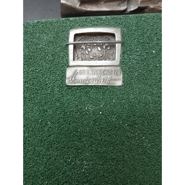 1900 - 1909 1990s Gorgeous Pair of Geschutzt Handarbeit Zin Relief Pewter Wall Plaques For Sale - Image 5 of 6