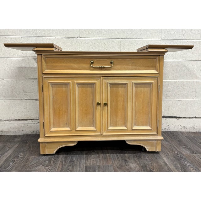 Bernhardt Vintage Bernhardt Furniture Flip Top Server Sideboard For Sale - Image 4 of 13