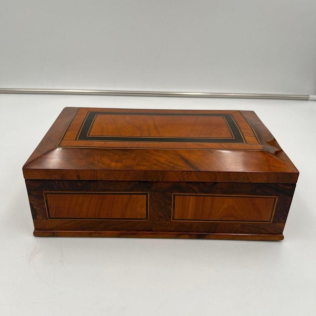 Biedermeier Jewelry Box in Walnut, Ebony, Maple, South Germany, 1830s For Sale - Image 4 of 18
