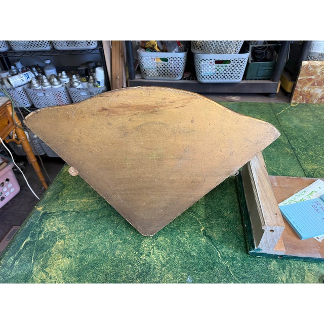 Mid 20th Century Large Scale Hollywood Regency Carved Giltwood Grotto Scallop Shell Corner Wall Bracket For Sale - Image 5 of 6