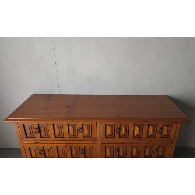 1980s Large Scale Rustic Spanish Pine 6-Drawer Dresser For Sale - Image 5 of 9