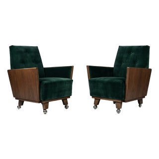Hungarian Art Deco Lounge Chairs in Green Velvet with Wooden Side Panels and Casters, 1930s, Set of 2 For Sale