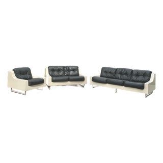 Mid Century Modern Sofa Set in Fiberglass With Black Tufted Cushions | Homecrest Style c.1960s For Sale