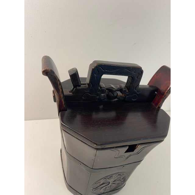 1950s Mid-20th Century Chinese Solid Wood Carved Rice Bucket With Locking Lid For Sale - Image 5 of 11