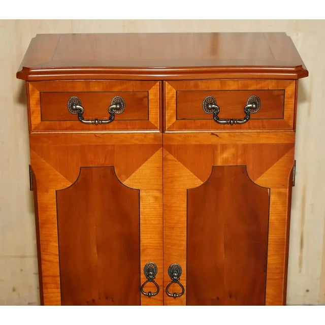 Vintage Burr Yew Wood CD or DVD Cabinet For Sale - Image 4 of 14