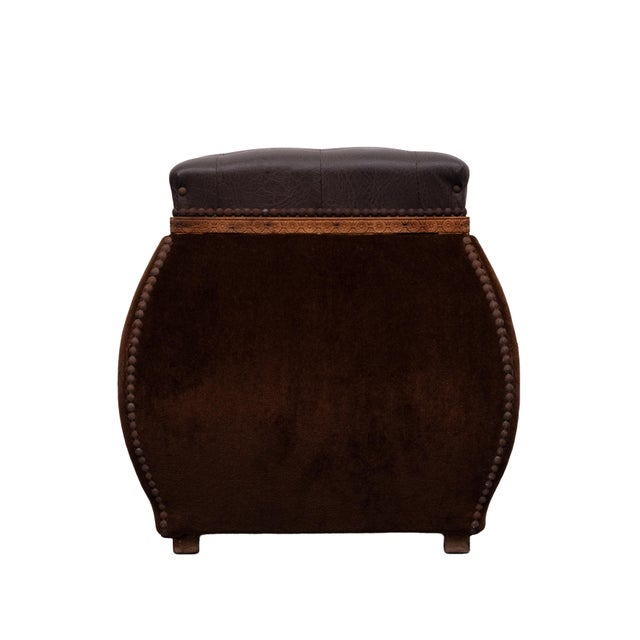 Mid-Century Modern Curved Velvet Ottoman with Storage, France, 1960s For Sale - Image 3 of 8