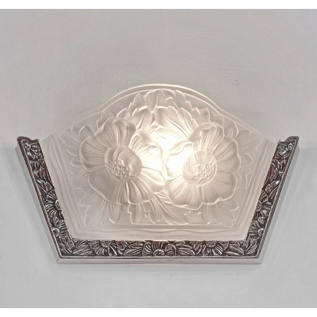 Art Deco Pair of 1930s French Art Deco Floral Frosted Glass Wall Sconces by Verdun - 3 Pairs Available For Sale - Image 3 of 10