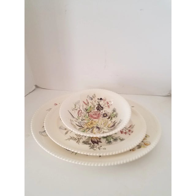 Vintage 1940s Johnson Bros. Windsor Ware Porcelain "Garden Bouquet" Pattern Serveware, England - 3 Pieces For Sale - Image 9 of 9