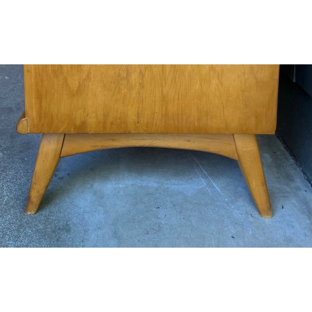 Wood Mid-Century Modern Honey Finish 8-Piece Dining Set — In the Style of Heywood-Wakefield For Sale - Image 7 of 12