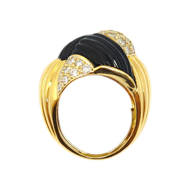 Metal Vintage 18k Gold Fluted Black Onyx and Diamond Knot Style Ring, Size 6.75 For Sale - Image 7 of 8