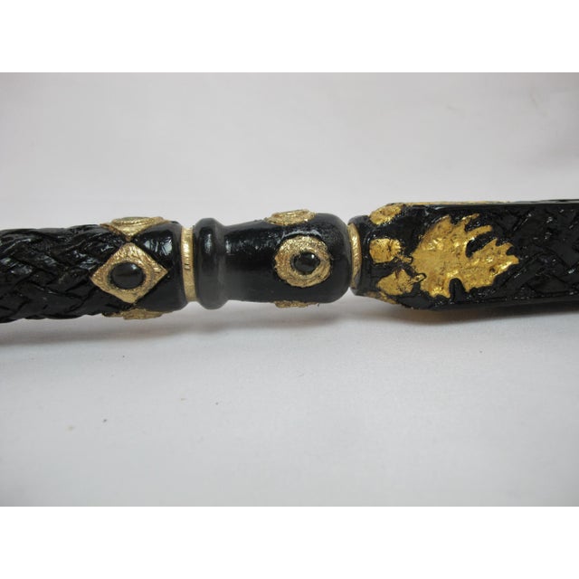 Alligator Carved Wood Gold Leaf Amber Inlaid Black Lacquer Walking Stick Cane For Sale - Image 14 of 18