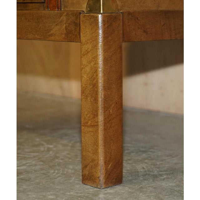 Brown Saddle Leather Suitcase or Trunk For Sale - Image 9 of 18