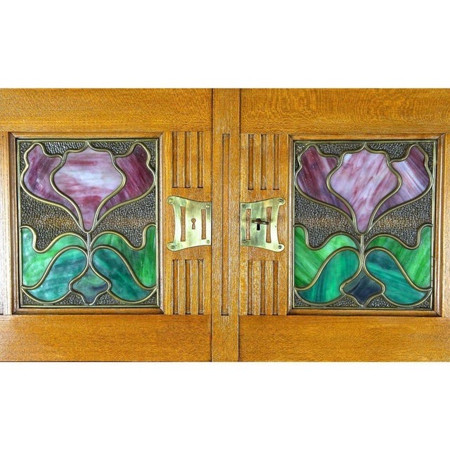 1910s Art Nouveau Buffet in Oak and Tiffany Style Glass, 1910s For Sale - Image 5 of 13