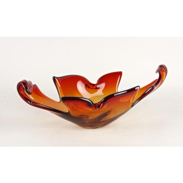 Mid-Century Murano Glass Bowl in Amber, Orange, and Red Tones, Italy, 1960s For Sale - Image 3 of 18