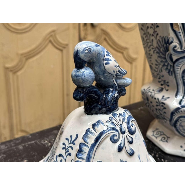 Large 19th Century Baluster Vase with Parrot Motif, Holland For Sale - Image 11 of 18