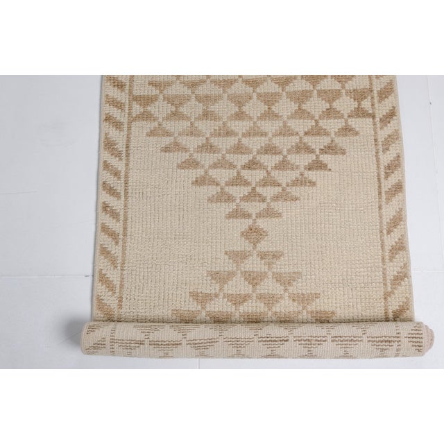 Textile 1960s Organic Beige & Cream Minimalist Rug For Sale - Image 7 of 10