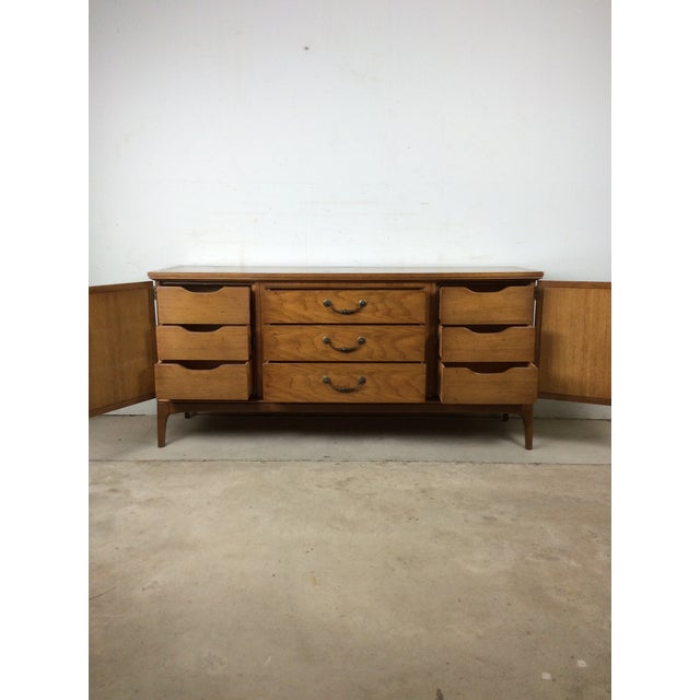 United Furniture Corporation Mid Century Modern Lowboy Dresser With Brass Hardware by United Furniture For Sale - Image 4 of 10