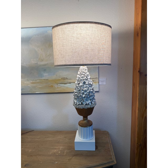 1960s Vintage Manises Casa Pupo Style Porcelain Floral Lamps With Ceramic Flowers Pair For Sale - Image 5 of 12