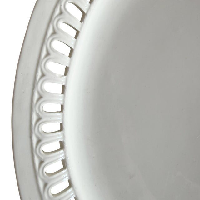 Pair of 19th Century Wedgwood Creamware Platters For Sale - Image 14 of 18