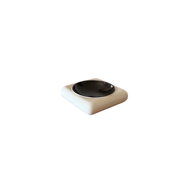 Mid-Century Modern Space Age Black and White Ceramic Ashtray / Vide Poche, Italy 1970s For Sale - Image 3 of 12
