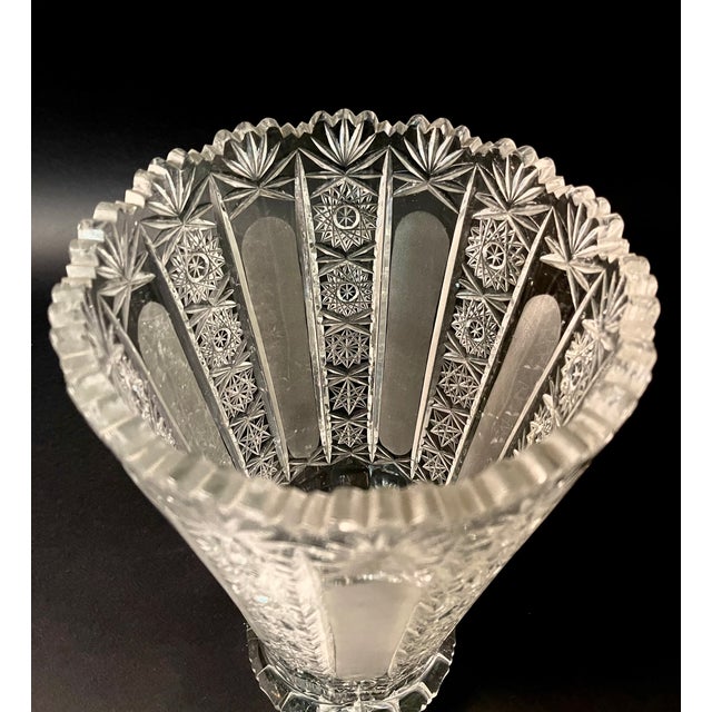 Glass Mid-Century French Crystal Vase in the style of Baccarat, 1940s For Sale - Image 7 of 11