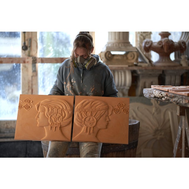 Pair of Secessionist Reliefs Made After Georg Klimt, Sculptural Golden Bas Relief With Female Profiles, Wall Object For Sale - Image 14 of 18