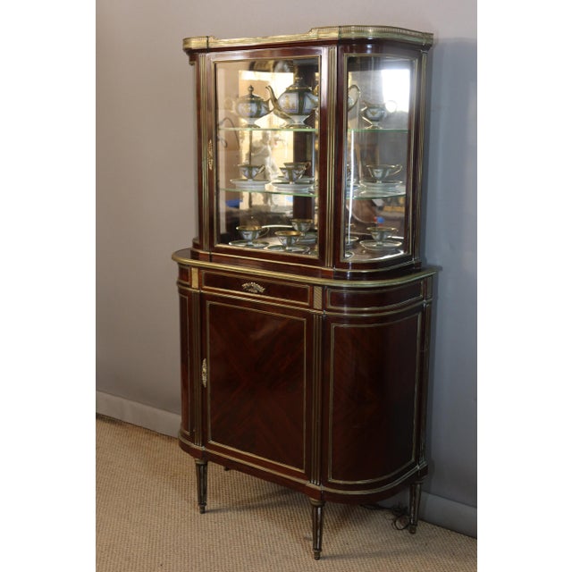 Louis XVI Style Mahogany Display Cabinet For Sale - Image 5 of 9