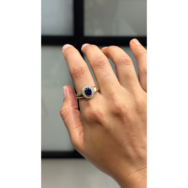 1.12ct Blue Sapphire & Diamond Bezel Chunky Ring 14k Yellow Gold Size 4 For Sale In New York - Image 6 of 17