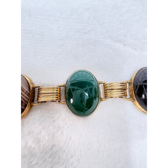 Mid‑Century Carved Semi-Precious Gemstone Scarab Bracelet • 12k Gf Clasp • Egyptian Revival For Sale - Image 10 of 13