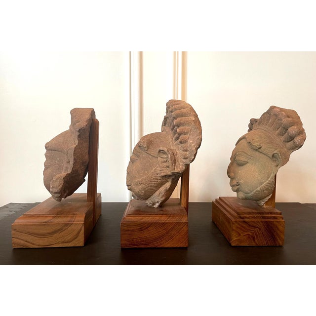 15th Century & Earlier Collection of Three Indian Sandstone Carved Heads of Deities For Sale - Image 5 of 18