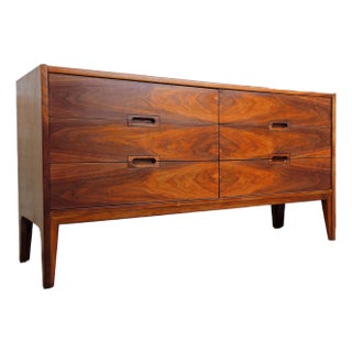 1960s Restored Mid Century Modern Walnut Credenza 6 Drawer Dresser United Furniture For Sale