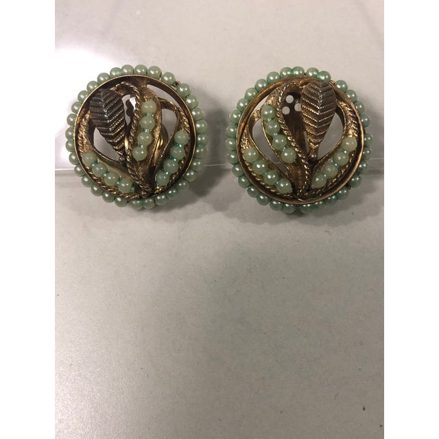 Art Nouveau 1940s Petit Point Pearl and Gold Earrings, A Pair For Sale - Image 3 of 9
