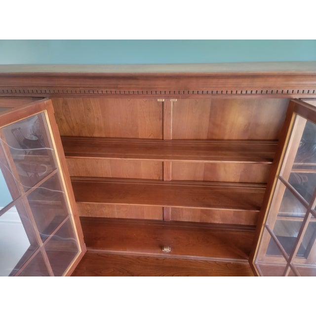 Auburn 1971 Pennsylvania House Solid Cherry Colonial China Cabinet Hutch (Van Sciver Retailer) For Sale - Image 8 of 15