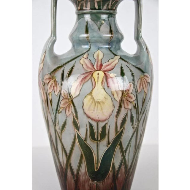 Art Nouveau Majolica Vase by Gerbing & Stephan, Bohemia, 1910s For Sale - Image 4 of 13