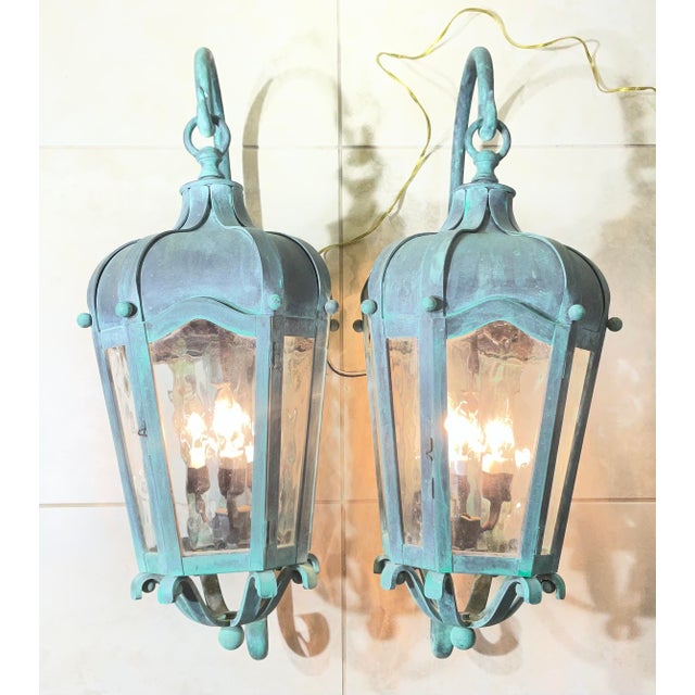 Pair of Vintage Large Solid Brass Outdoor Wall Lanterns For Sale In Miami - Image 6 of 17