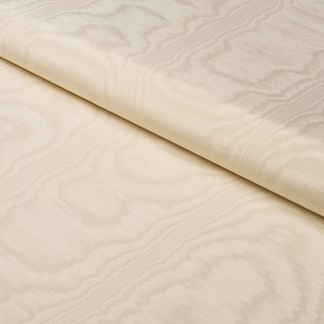 Schumacher Sample - Schumacher Washington Moiré Fabric In Vanilla For Sale - Image 4 of 5