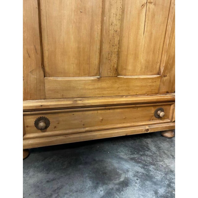 1920s Large French Country Bonnetière in Carved Pine, 1920s For Sale - Image 5 of 11