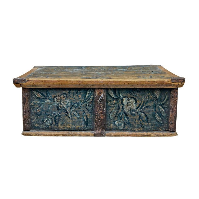 Swedish Rustic Hand-Painted Box, 1850 For Sale - Image 9 of 9