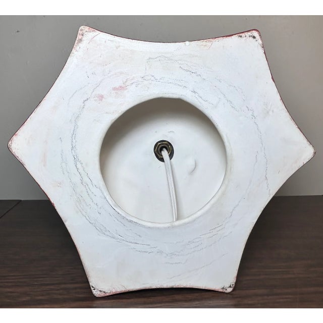 Vintage 1960’s American Mid Century Modern Ceramic/Glass Grape Clusters Pagoda-Style Paneled Table Lamp For Sale - Image 10 of 10