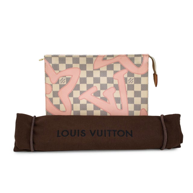 Louis Vuitton Damier Azur Tahitienne 26 Toiletry Pink Pochette Clutch Bag For Sale - Image 10 of 11