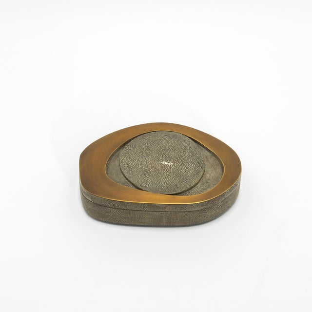 Gray Set of 2 Boxes in Grey Shagreen With Bronze Patina Brass by R&y Augousti For Sale - Image 8 of 11