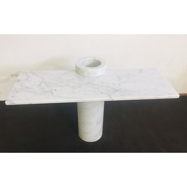 Angelo Mangiarotti Console Table Loico Model in White Carrara Marble by Angelo Mangiarotti for Skipper, 1990s For Sale - Image 4 of 4