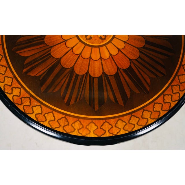 Brown 1980s Exquisite Compass Star Inlaid Round Table by John Widdicomb – Neoclassical Marquetry Top, Ebonized Edge For Sale - Image 8 of 18