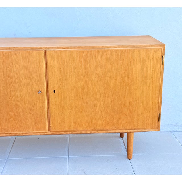 Danish Oak Sideboard by Carlo Jensen for Poul Hundevad, 1960s For Sale - Image 12 of 18