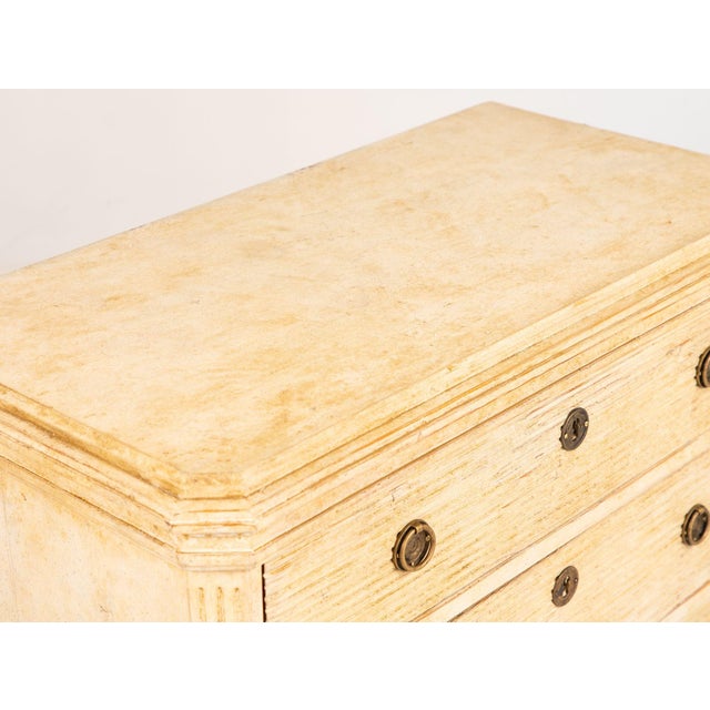 Pair of Gustavian Style Chests of Drawers, Early 20th C. For Sale In New York - Image 6 of 12