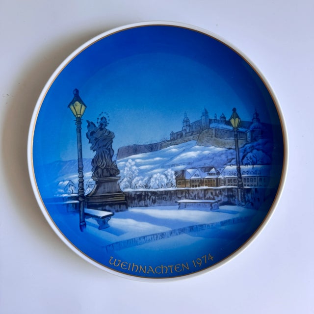 Hand-Painted Christmas Plate by Georg Küspert for Rosenthal, 1974 For Sale - Image 3 of 4