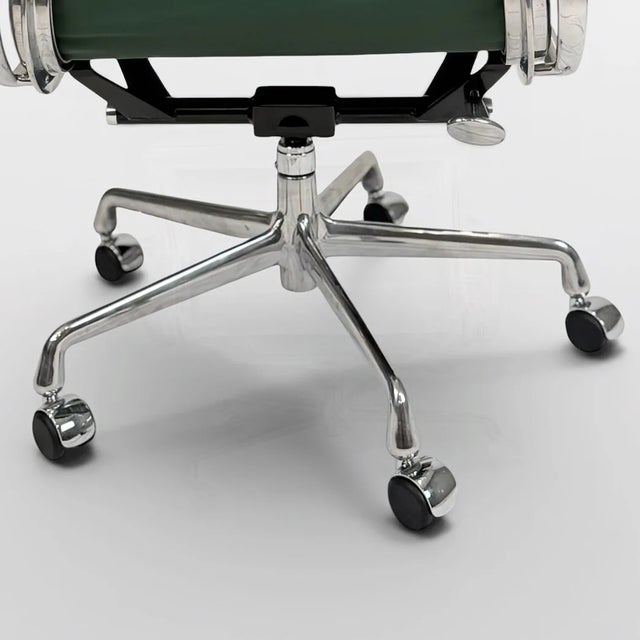 Green Herman Miller Eames Aluminum Group Soft Pad Management Chair – Green Leather For Sale - Image 8 of 10